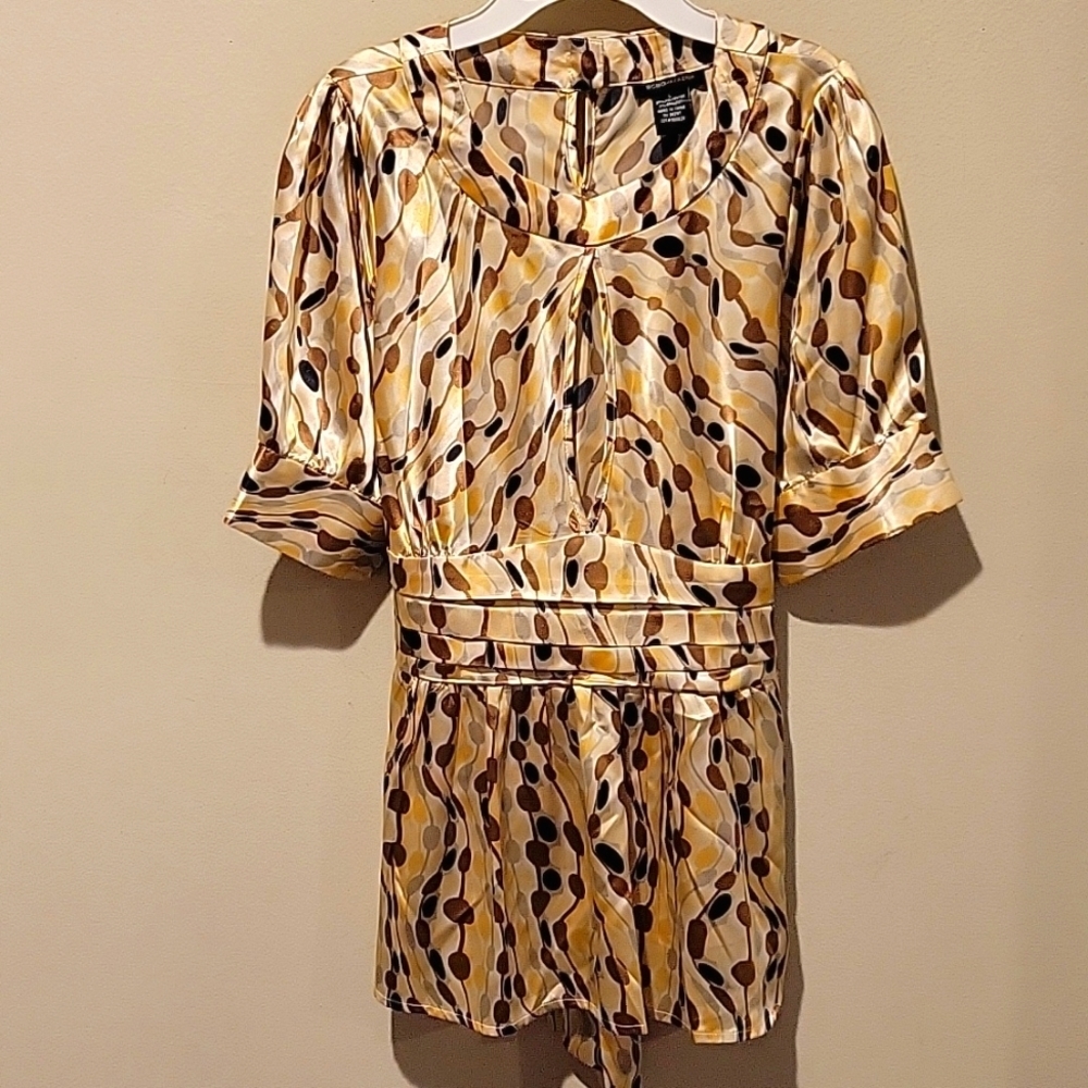 ❤️ NWOT! BCBGMAXAZRIA SATIN TIE BACK KEYHOLE TOP LARGE - Picture 2 of 7